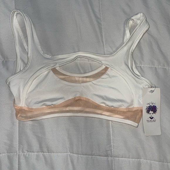 White mesh two piece - Picture 3 of 4